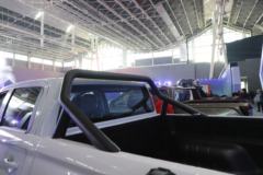 中国重汽 豪沃S6 2024款商用豪华版 2.0T柴油 190马力 自动两驱 长轴双排皮卡