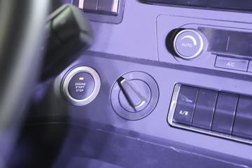 �й����� �ǵ¿�SITRAK G7H 480���� 8X4 9.52��LNG�Զ��������ػ���ͼƬ