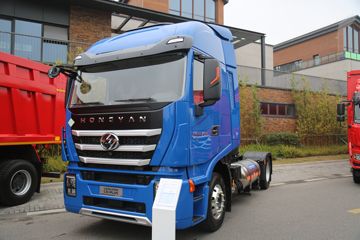 上汽红岩 杰狮C6 PLUS 440马力 4X2 LNG自动档牵引车(CQ4187HD12381T)