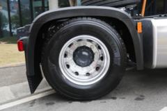 上汽红岩 杰狮H6 520马力 4X2 AMT自动档牵引车(CQ4186HYVG391)