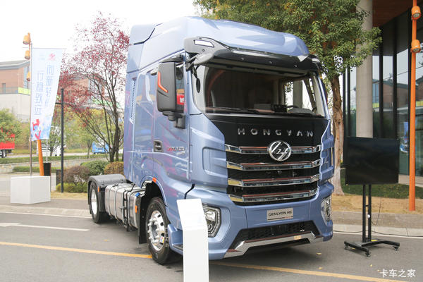 上汽红岩 杰狮H6 520马力 4X2 AMT自动档牵引车(CQ4186HYVG391)