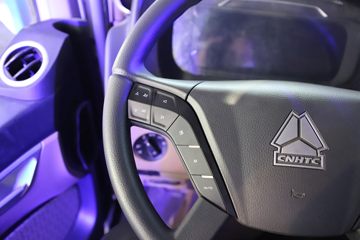 �й����� HOWO TX 31T 8X4 ����ʽ���綯���������賵(ZZ1317V346GZ1SEV)282kWhͼƬ