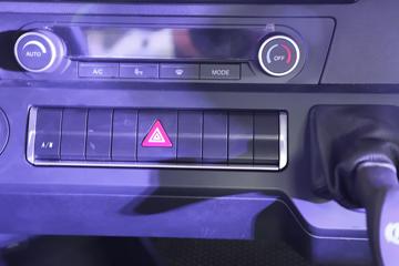 �й����� �ǵ¿�SITRAK G5S 290���� 4X2 9.92��LNG�Զ�����ʽ�ػ���ͼƬ