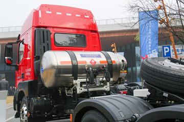 �������� �ܻ�H6 ���ذ� 440���� 6X4 LNGǣ����(420����)ͼƬ