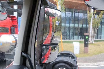 �������� ��ʨC6 PLUS 500���� 6X4 LNGǣ����(CQ4257HD13384T)ͼƬ