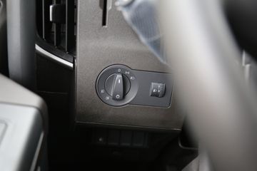 �������� ��ʨC6 PLUS 500���� 6X4 LNGǣ����(CQ4257HD13384T)ͼƬ