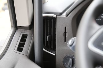 �������� ��ʨC6 PLUS 500���� 6X4 LNGǣ����(CQ4257HD13384T)ͼƬ