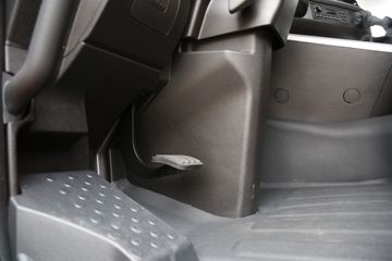 �������� ��ʨC6 PLUS 500���� 6X4 LNGǣ����(CQ4257HD13384T)ͼƬ