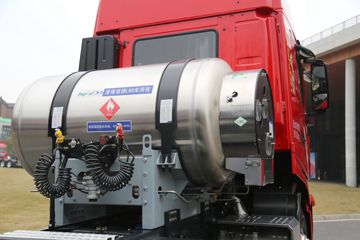 �������� ��ʨC6 PLUS 500���� 6X4 LNGǣ����(CQ4257HD13384T)ͼƬ