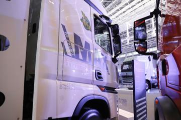 �й�����HOWO Max�ؿ� 480���� 6X4 ˫ȼ��Σ��Ʒǣ����(Һ��)(ZZ4257V424KF1CLW)ͼƬ