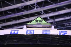 中国重汽HOWO Max重卡 480马力 6X4 双燃料危险品牵引车(液缓)(ZZ4257V424KF1CLW)