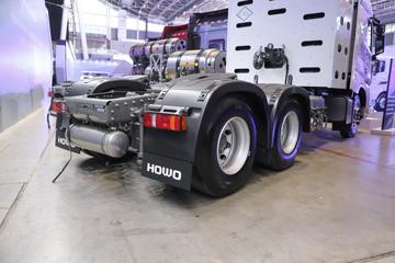 �й�����HOWO Max�ؿ� 480���� 6X4 ˫ȼ��Σ��Ʒǣ����(Һ��)(ZZ4257V424KF1CLW)ͼƬ