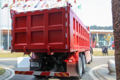 上汽红岩 杰狮C6 复合加强版 440马力 8X4 7.6米CNG自卸车(国六)(CQ3317HD12466N)