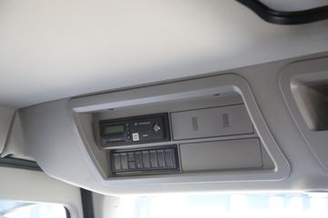 �������� ��ʨC6 ���ϼ�ǿ�� 440���� 8X4 7.6��CNG��ж��(����)(CQ3317HD12466N)ͼƬ