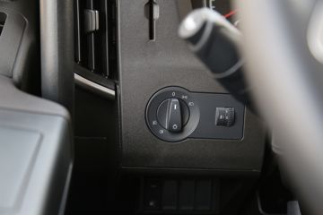 �������� ��ʨC6 ���ϼ�ǿ�� 440���� 8X4 7.6��CNG��ж��(����)(CQ3317HD12466N)ͼƬ