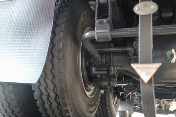 �������� ��ʨC6 ���ϼ�ǿ�� 440���� 8X4 7.6��CNG��ж��(����)(CQ3317HD12466N)ͼƬ