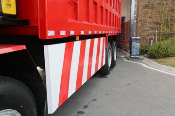 �������� ��ʨC6 ���ϼ�ǿ�� 440���� 8X4 7.6��CNG��ж��(����)(CQ3317HD12466N)ͼƬ