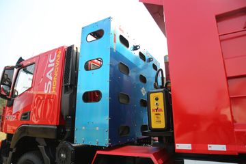 �������� ��ʨC6 ���ϼ�ǿ�� 440���� 8X4 7.6��CNG��ж��(����)(CQ3317HD12466N)ͼƬ