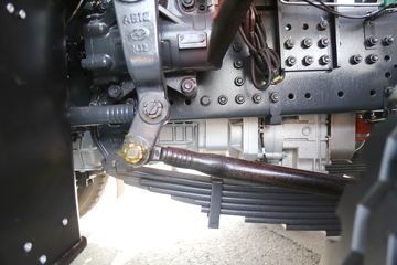 �������� ��ʨC6 ���ϼ�ǿ�� 440���� 8X4 7.6��CNG��ж��(����)(CQ3317HD12466N)ͼƬ