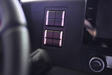 �й����� �ǵ¿�SITRAK G7S�ؿ� 530���� 6X4 CNG�Զ���ǣ����(��Һ��)ͼƬ