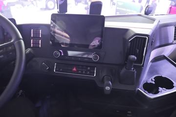 �й����� �ǵ¿�SITRAK G7S�ؿ� 530���� 6X4 CNG�Զ���ǣ����(��Һ��)ͼƬ