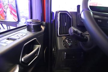 �й����� �ǵ¿�SITRAK G7S�ؿ� 530���� 6X4 CNG�Զ���ǣ����(��Һ��)ͼƬ