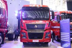 中国重汽 汕德卡SITRAK G7H重卡 530马力 4X2 LNG自动档牵引车