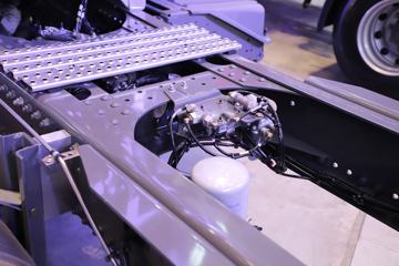 �й����� �ǵ¿�SITRAK G7H�ؿ� 530���� 4X2 LNG�Զ���ǣ����ͼƬ