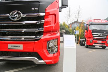 �������� ��ʨH6 590���� 6X4 LNG�Զ���ǣ����(CQ4257SZ384S)ͼƬ