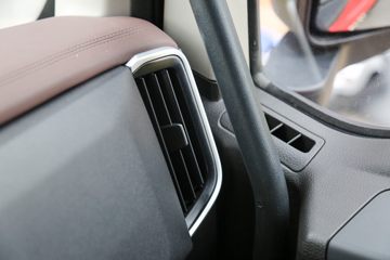 �������� ��ʨH6 590���� 6X4 LNG�Զ���ǣ����(CQ4257SZ384S)ͼƬ