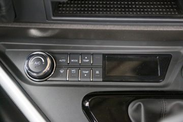 �������� ��ʨH6 590���� 6X4 LNG�Զ���ǣ����(CQ4257SZ384S)ͼƬ