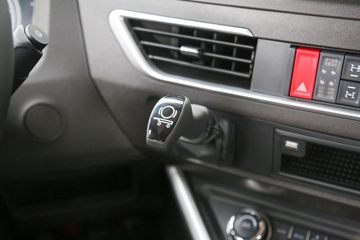 �������� ��ʨH6 590���� 6X4 LNG�Զ���ǣ����(CQ4257SZ384S)ͼƬ