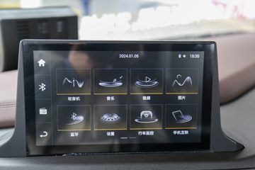 �������� ��ʨH6 590���� 6X4 LNG�Զ���ǣ����(CQ4257SZ384S)ͼƬ