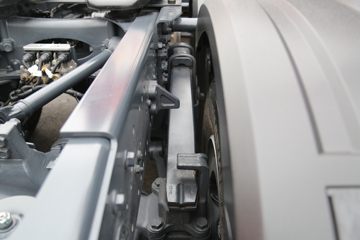 �������� ��ʨH6 590���� 6X4 LNG�Զ���ǣ����(CQ4257SZ384S)ͼƬ