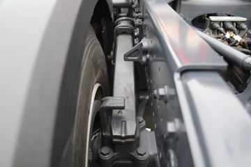 �������� ��ʨH6 590���� 6X4 LNG�Զ���ǣ����(CQ4257SZ384S)ͼƬ