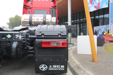 �������� ��ʨH6 590���� 6X4 LNG�Զ���ǣ����(CQ4257SZ384S)ͼƬ