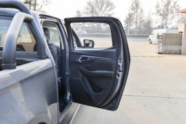 五十铃铃拓&nbsp;皮卡驾驶室                                               图片