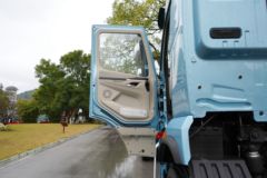 东风柳汽 乘龙H5V 290马力 4X2 9.8米AMT自动档厢式载货车(LZ5180XXYH5AC2) 东风柳汽 乘龙H5V 290马力 4X2 9.8米AMT自动档厢式载货车(LZ5180XXYH5AC2)