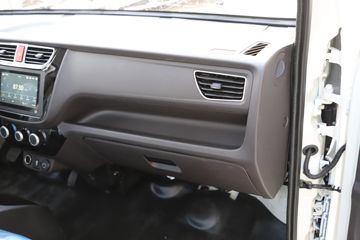  M2  2.0L 122 CNG 4׵΢()(BJ1032V5JC6-07)ͼƬ