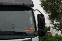 东风柳汽 乘龙H7 陆航版 580马力 4X2 LNG自动档牵引车(LZ4180H7AM1)