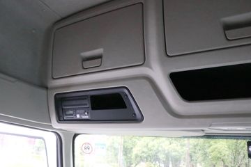 �������� ����H7 ½���� 580���� 4X2 LNG�Զ���ǣ����(LZ4180H7AM1)ͼƬ