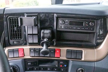 �������� ����H7 ½���� 580���� 4X2 LNG�Զ���ǣ����(LZ4180H7AM1)ͼƬ