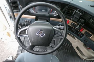 �������� ����H7 ½���� 580���� 4X2 LNG�Զ���ǣ����(LZ4180H7AM1)ͼƬ