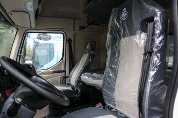 �������� ����H7 ½���� 580���� 4X2 LNG�Զ���ǣ����(LZ4180H7AM1)ͼƬ