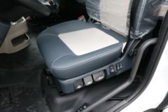 东风柳汽 乘龙H7 陆航版 580马力 4X2 LNG自动档牵引车(LZ4180H7AM1)