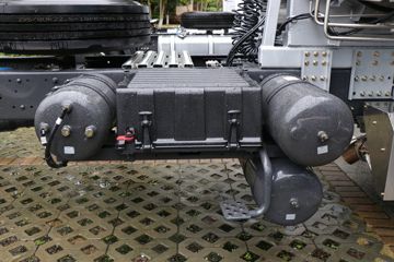 �������� ����H7 ½���� 580���� 4X2 LNG�Զ���ǣ����(LZ4180H7AM1)ͼƬ