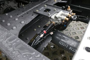 �������� ����H7 ½���� 580���� 4X2 LNG�Զ���ǣ����(LZ4180H7AM1)ͼƬ