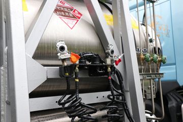 �������� ����H7 ½���� 580���� 4X2 LNG�Զ���ǣ����(LZ4180H7AM1)ͼƬ