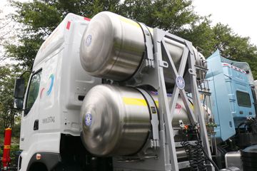 �������� ����H7 ½���� 580���� 4X2 LNG�Զ���ǣ����(LZ4180H7AM1)ͼƬ