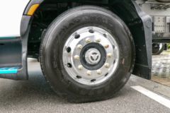 东风柳汽 乘龙H7 陆航版 580马力 4X2 LNG自动档牵引车(LZ4180H7AM1)